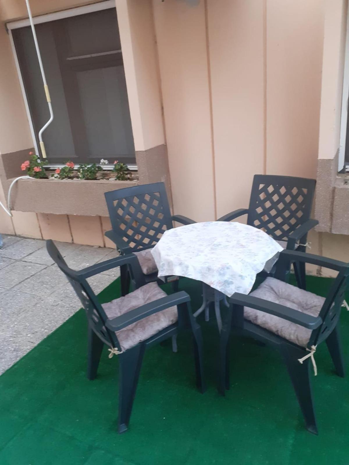 Apartments Aleksandar Petrovac na moru Zimmer foto